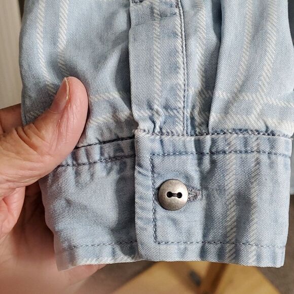 Intro❤ long sleeves blue plaid blouse. Size PM. Great top, Very good condition. - Picture 5 of 11